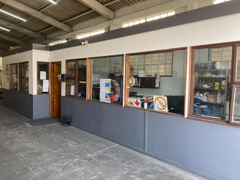 To Let commercial Property for Rent in Sidwell Eastern Cape